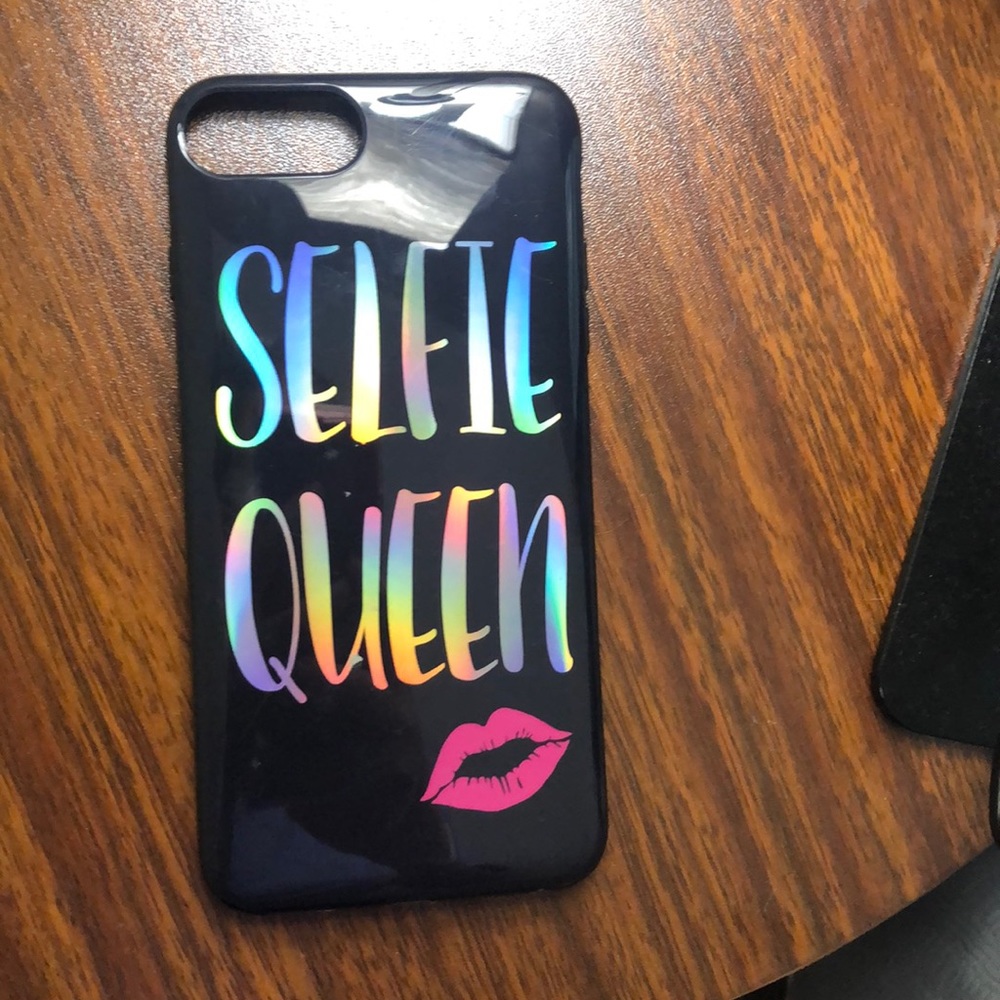 black selfie queen phone case